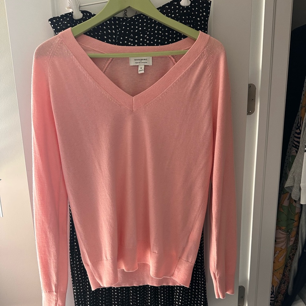 Banana Republic Forever Pink V-Neck
Sweater Medium NWOT